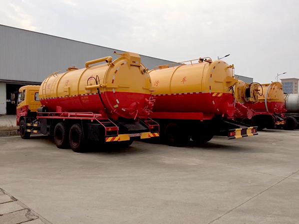綠源清疏機(jī)械：吸污車